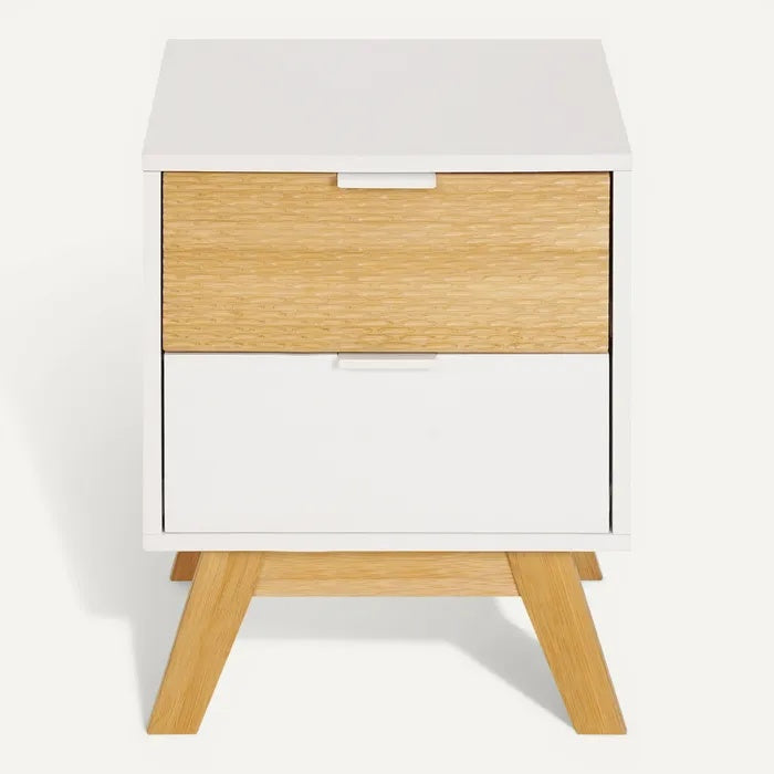 **Moderne nachttafel met twee lades en houten poten**